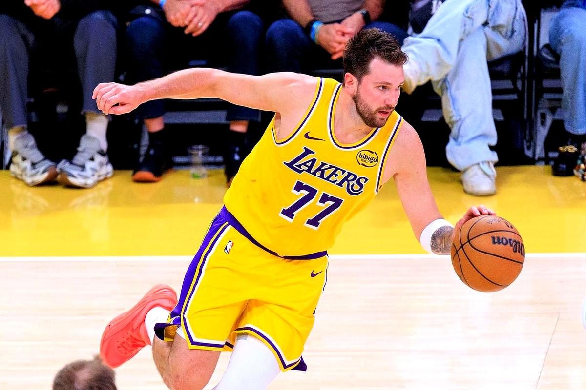 火箭这排名，打湖人可能真比打掘金强？火箭一波四连胜，主场拿下雄鹿后，战绩干到