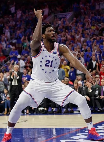 恩比德压力大啊！前NBA球员帕金斯在节目中谈到了詹姆斯加盟76人后谁受益最大的话