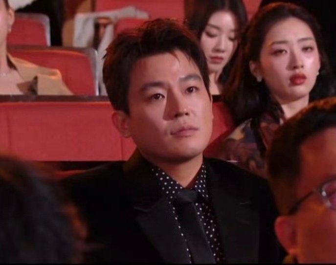 欧豪望向马思纯的眼神藏不住！白月光终究难释怀，意难平的遗憾太戳人镜头下欧豪下意