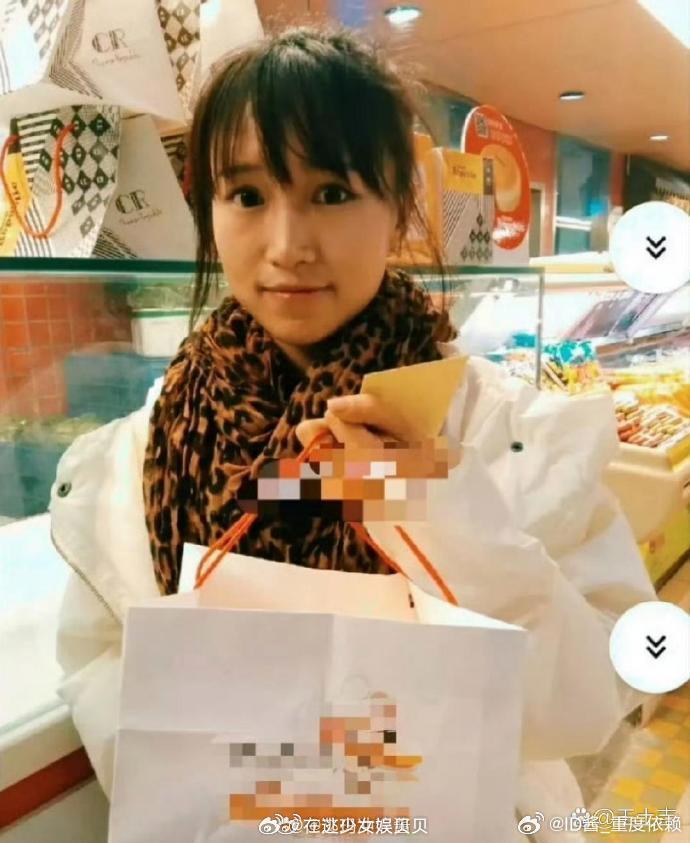 励志：李子柒成名前曾在街边发传单，马斯克未成首富时吃住在车间里辛勤工作。