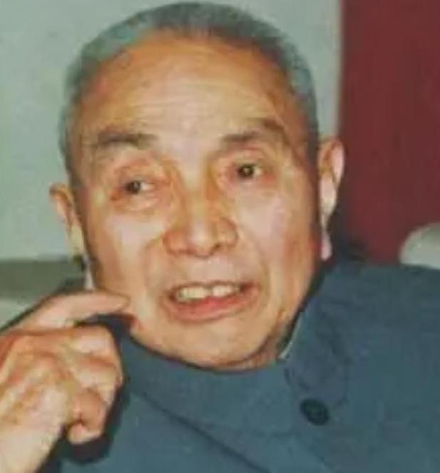 1997年10月20日，郭汝瑰被一辆大货车撞倒，抢救无效身亡，三天后，他家突然收