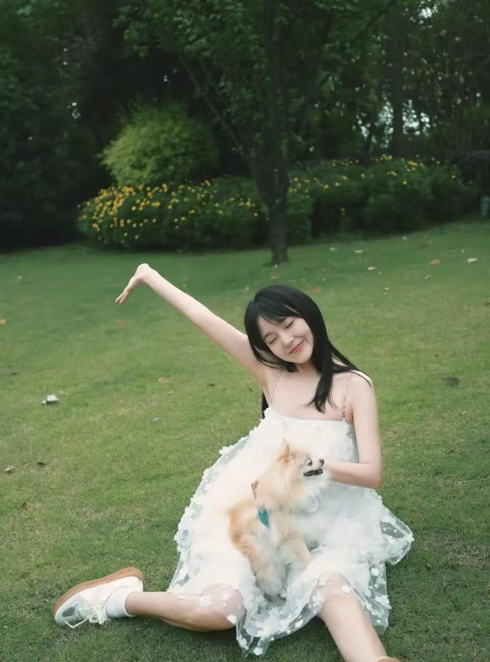 张佳宁，168cm，就是喜欢这张干净，清纯的脸！
