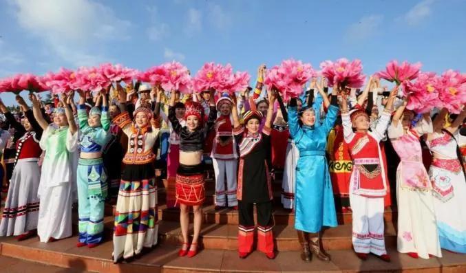 不少人会有疑问：云南世居少数民族25个，拥有全国最多的自治州、自治县，少数民族人