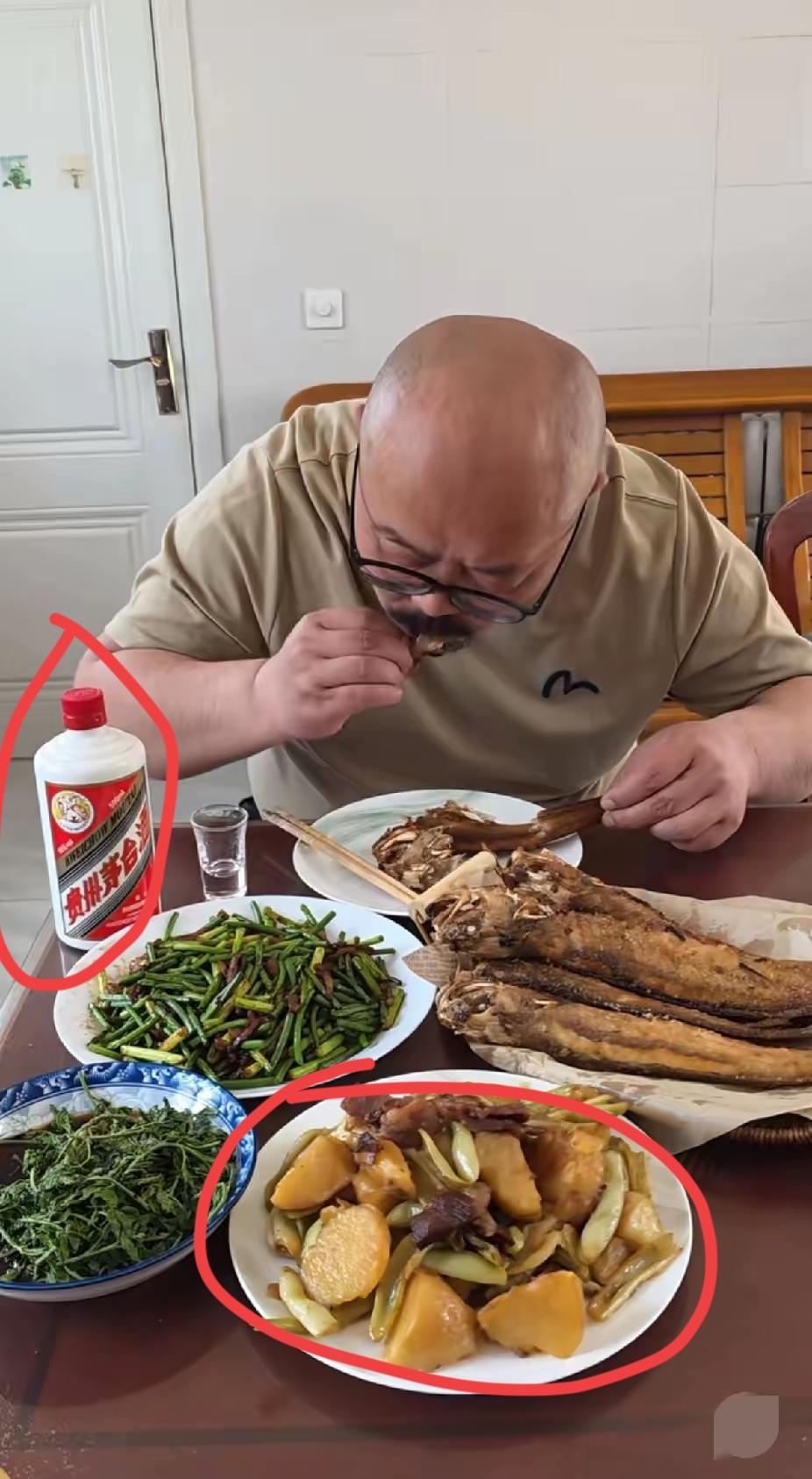 这个很像刀郎，这个吃法配点公文包更好，吃得有点干，配点汤水和卤牛肉就很爽了！