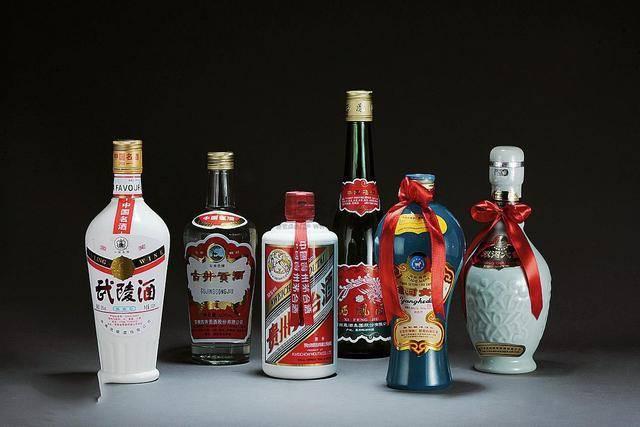 以前悄无声息的卖光，普通人根本买不到，甚至是有钱也买不到。现在如此高调的秒光，