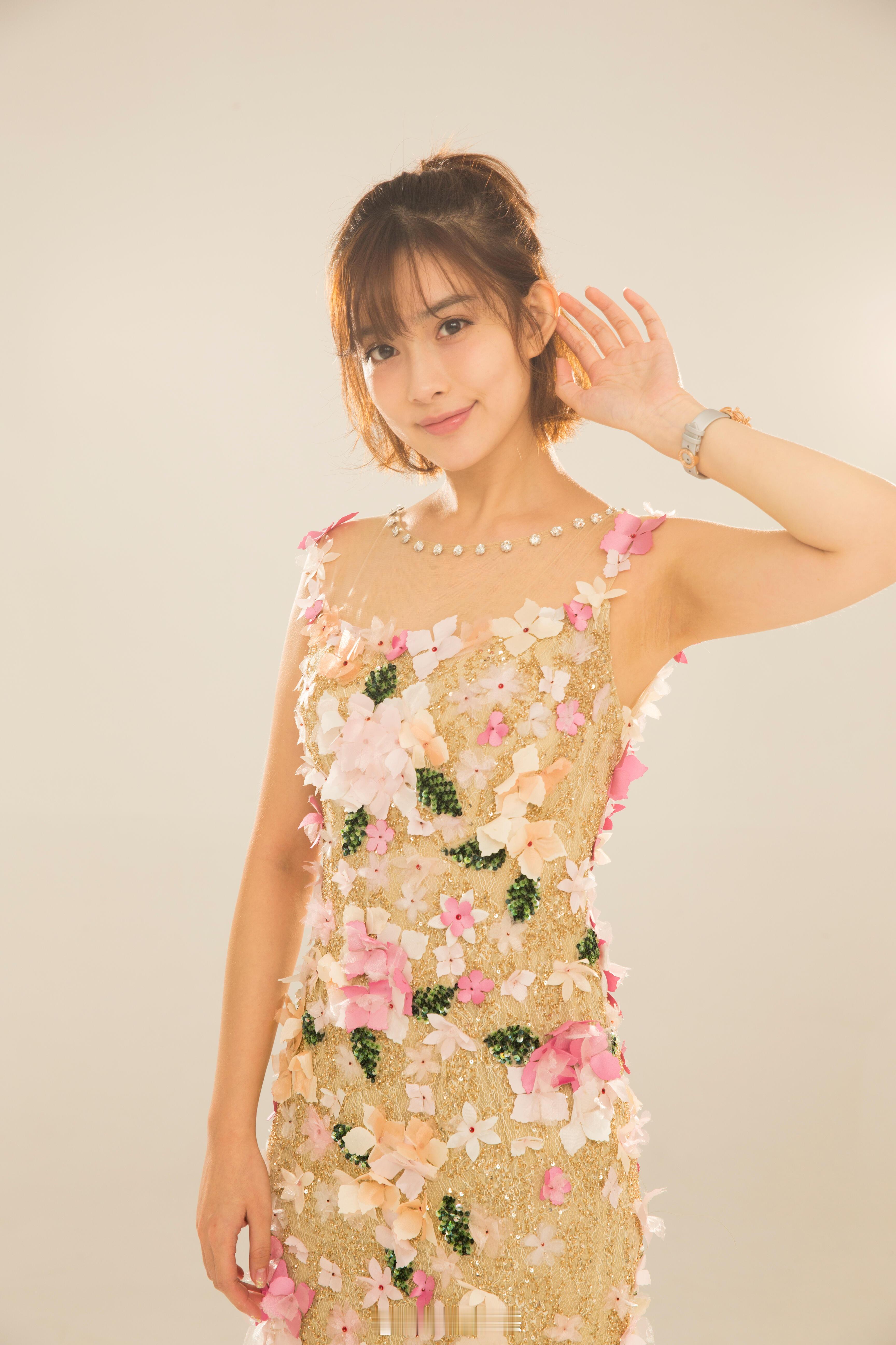 孟子义棚拍生图