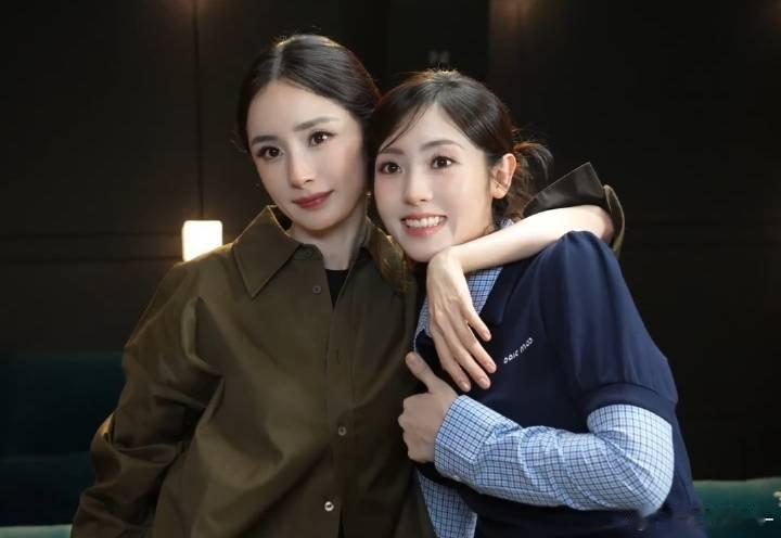 杨幂邢菲合照🈶呜呜呜是最好的姐姐妹妹一定要二搭啊​​​