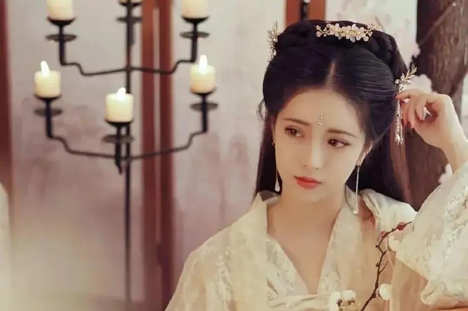 古代，一男子娶了个彪悍的老婆，惨遭毒打。一次，朋友送他一瓶药，说：“这是丈夫再造