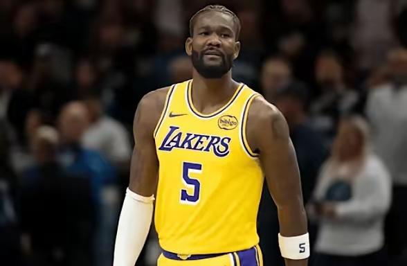 谁和艾顿同时在场谁就难受湖人战胜独行侠，艾顿上场24分钟，9分11篮板1盖帽