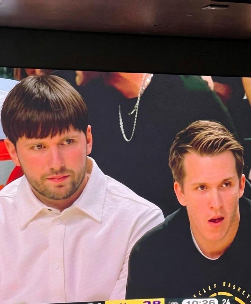 论发型的重要性，小李还蒙在鼓里