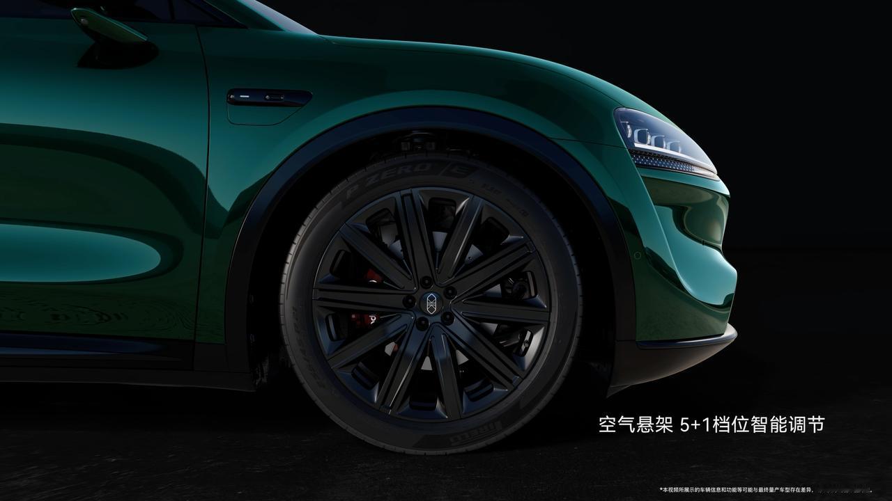 20-30万级选智能底盘，智界R7标杆优势无可替代很多消费者认为20-30万级