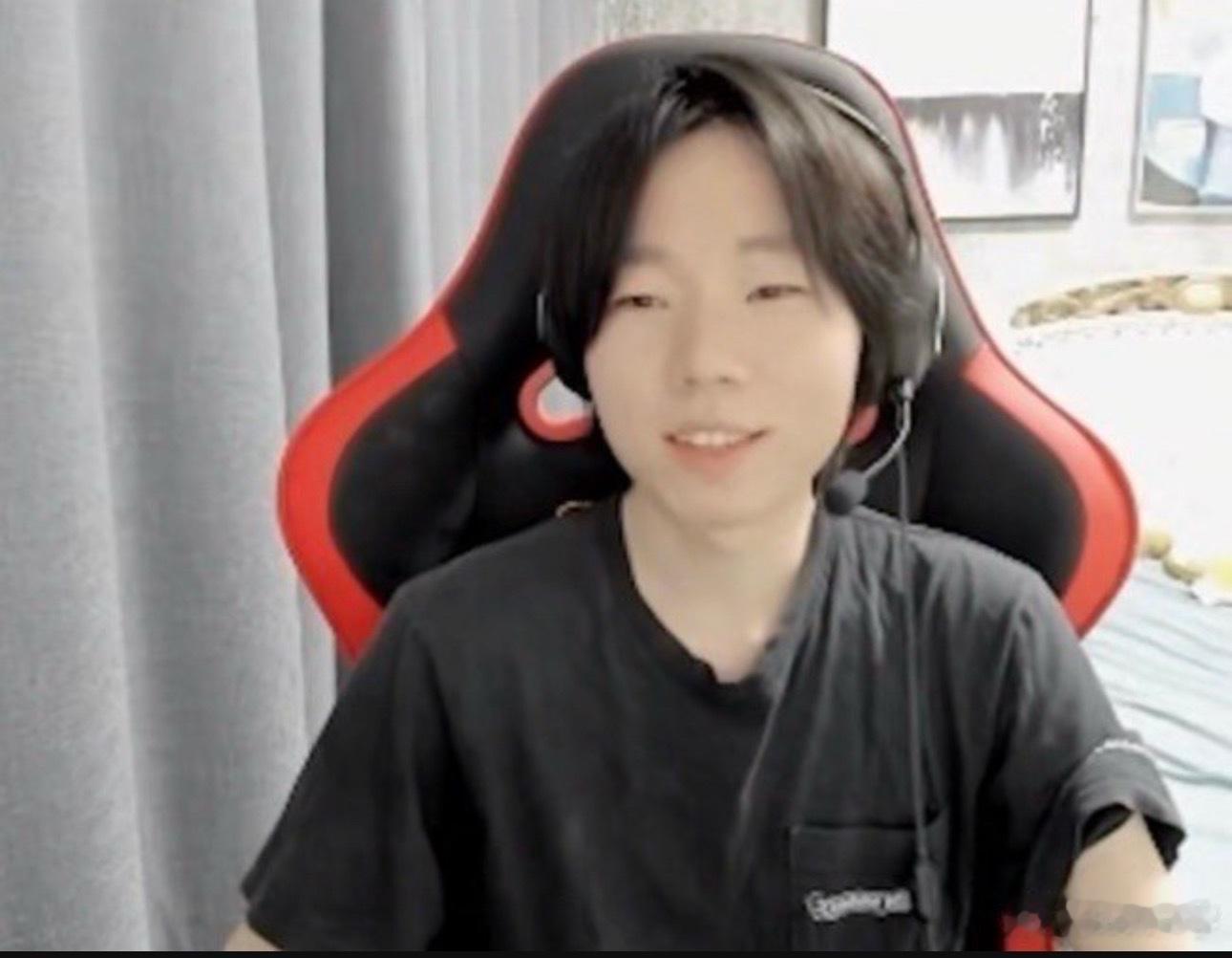 蒜头：去年ESL泰国高祖的时候，和Jackboys（之前Bleed的一号位）训练