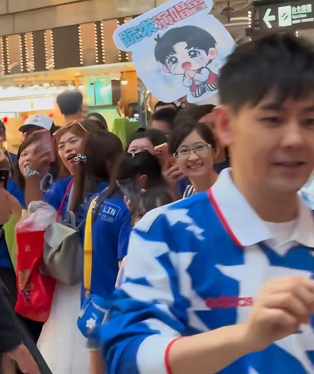 51岁林志颖闪现台北，面相变了！五官精致疤痕消失，状态回春