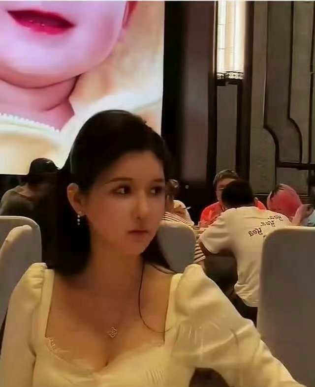 上海顶级名媛长得一模一样，富家公子们认得出来吗？​​​