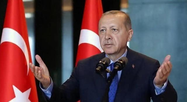 就在全世界都盯着美伊互怼的时候，一个让人没想到的事儿发生了巴黎这两天忙着召集差