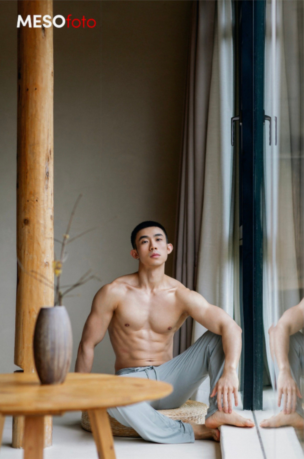 图片来自《UnderAQuietRain》写真集｜氛围男体摄影模特Ken