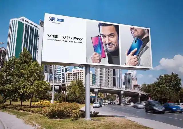 印度市场最近给中国手机厂商上的这一课，恐怕比任何商业教材都贵。一边是印度开始为中