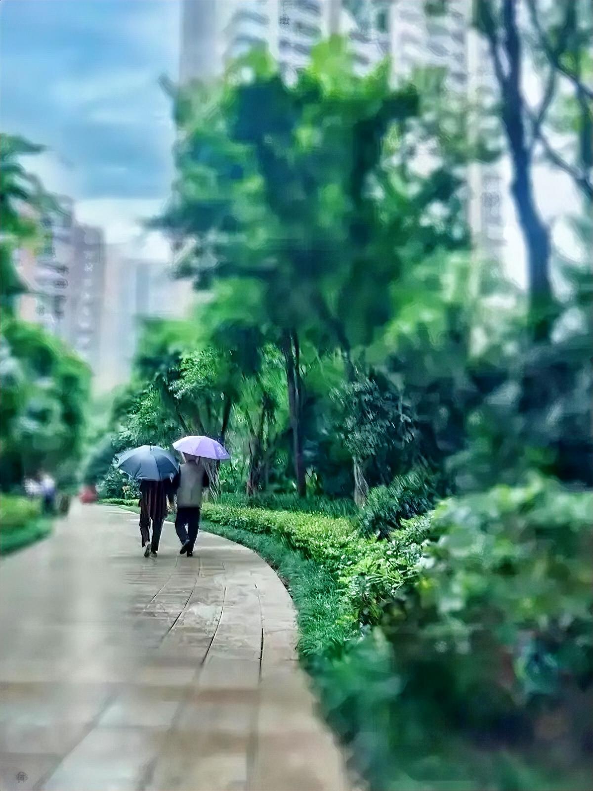 夫妻之间最伤人的九句话1、滚。2、你有病。3、跟你没法沟通。4