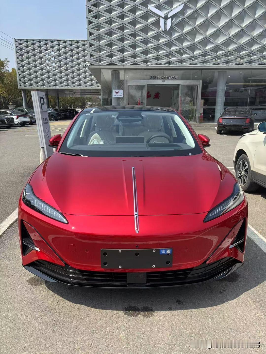 大家发现了没，有个奇怪的现象，电车跑1000公里，电费100元就够了，油车跑10