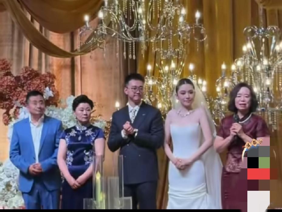 赵海燕的亲家是单身啊，只有亲家母，不见亲家公。听口音，亲家也是东北的。女孩长得很