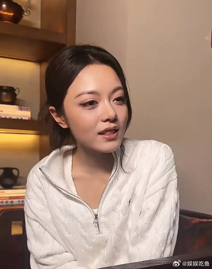 下午赵今麦粉丝还可以用室外打光不好挽尊，室内还是真的灾难