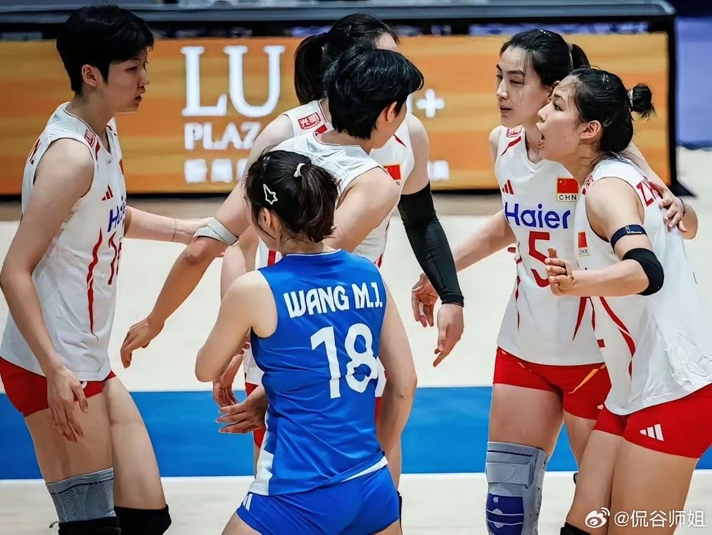 中国女排1-3不敌多米尼加女排，为中国女排队员打分如下:1.庄宇珊9分全场绝对核