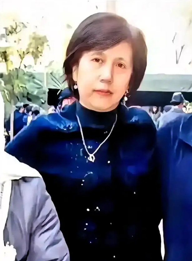 1955年，钱学森从美国回国，在这片土地上扎根奉献。30年后，他的女儿钱永真选择