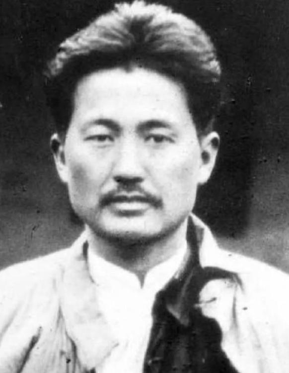 1935年，方志敏被俘，在狱中，他用米汤给鲁迅写信，想让鲁迅救他，鲁迅却说：