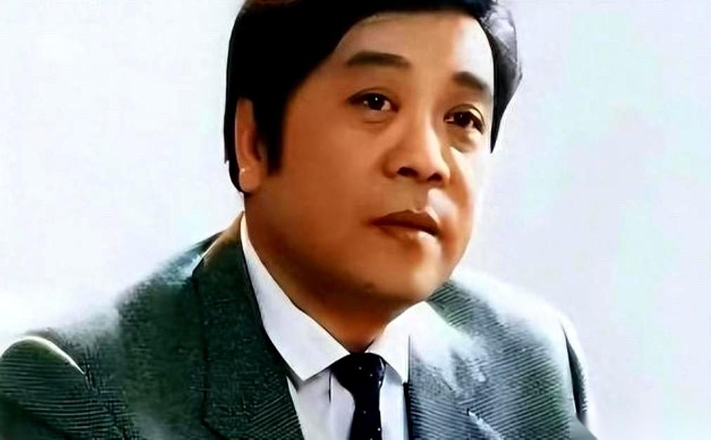 录音带都甩出来了。一个女保健医生，指名道姓，说跟赵忠祥好了七年，还抖落出不少让