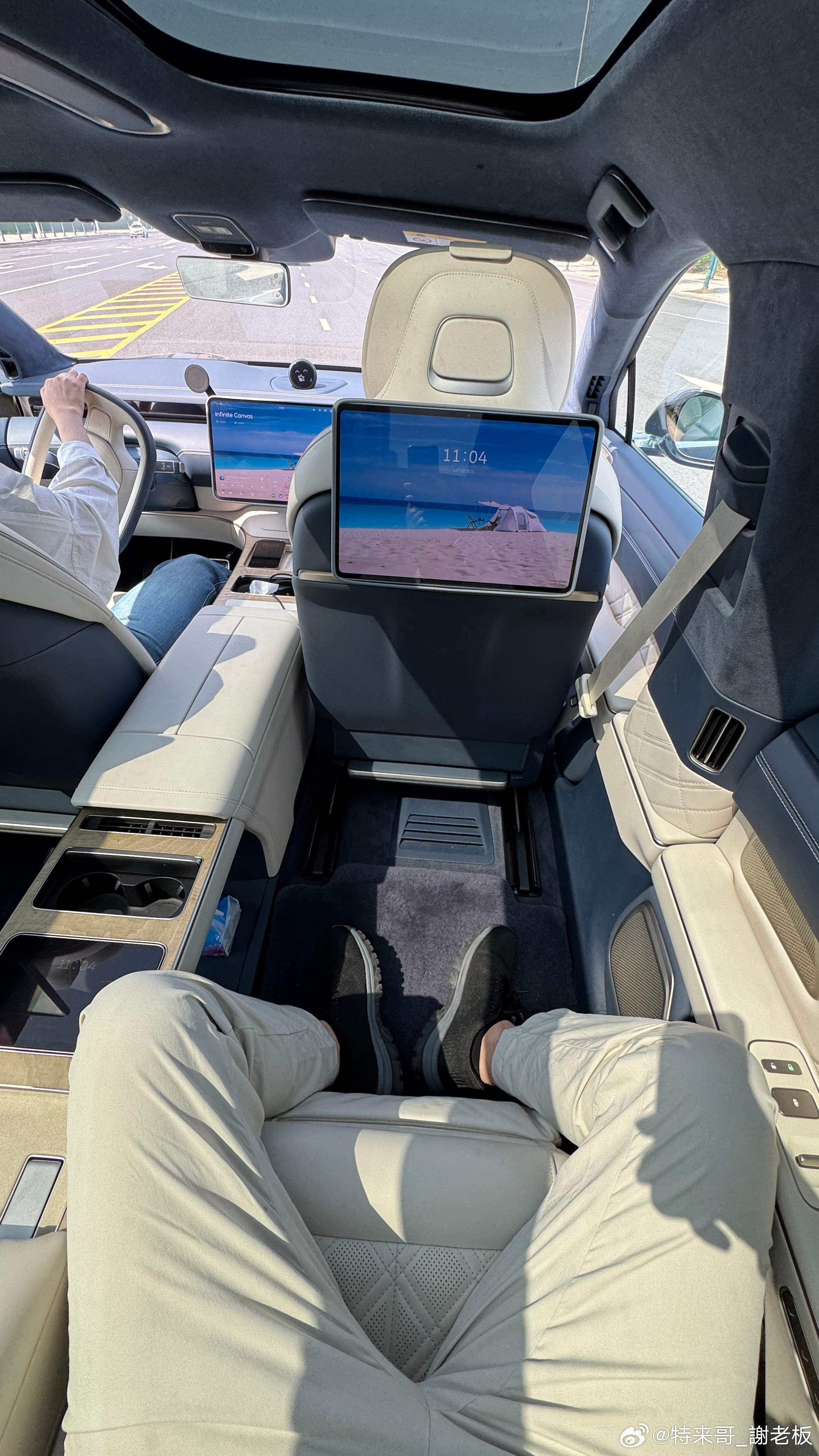 老婆喜欢开ET9，我喜欢坐ET9来感受下我巨大的独享空间～特来哥蔚来es9蔚来e