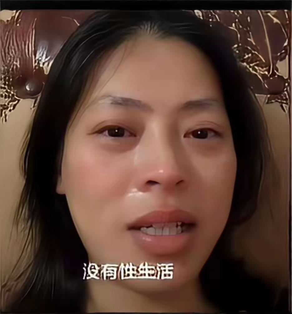 守着三个孩子、守着一个空壳婚姻，这位全职妈妈的苦，真的太让人心疼了。十年青春