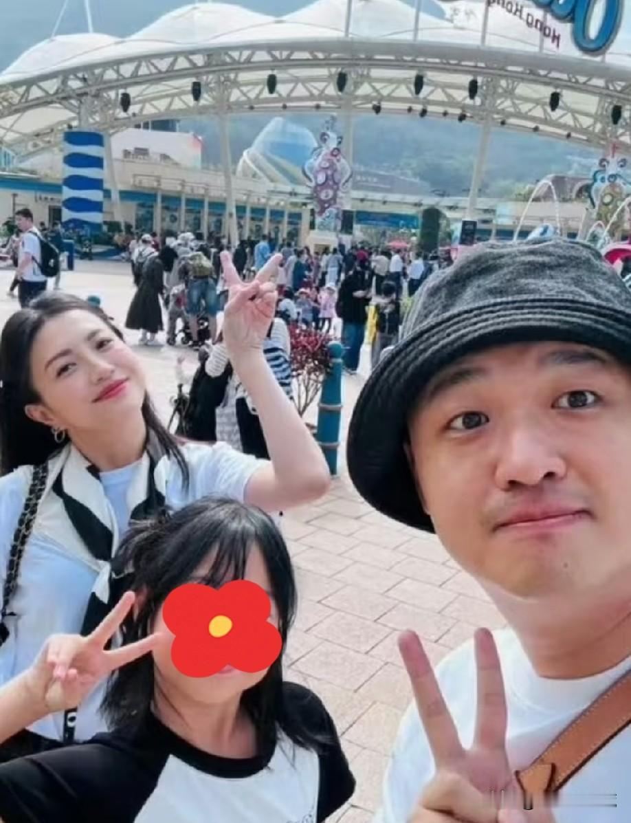 各位，咱们别瞎操心了，包文婧是不会和包贝尔离婚的。之前包贝尔被拍到跟一个