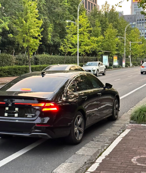 提车22天，小分享一下，也发现新问题提车22天整，11代雅阁卓越版，全款落地