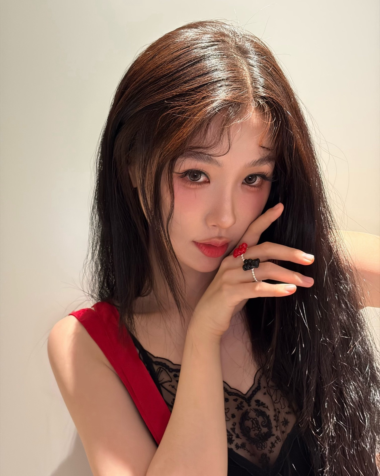？这个词条是在…易梦玲：你清醒一点…一枝南南把易梦玲化成虞书欣了