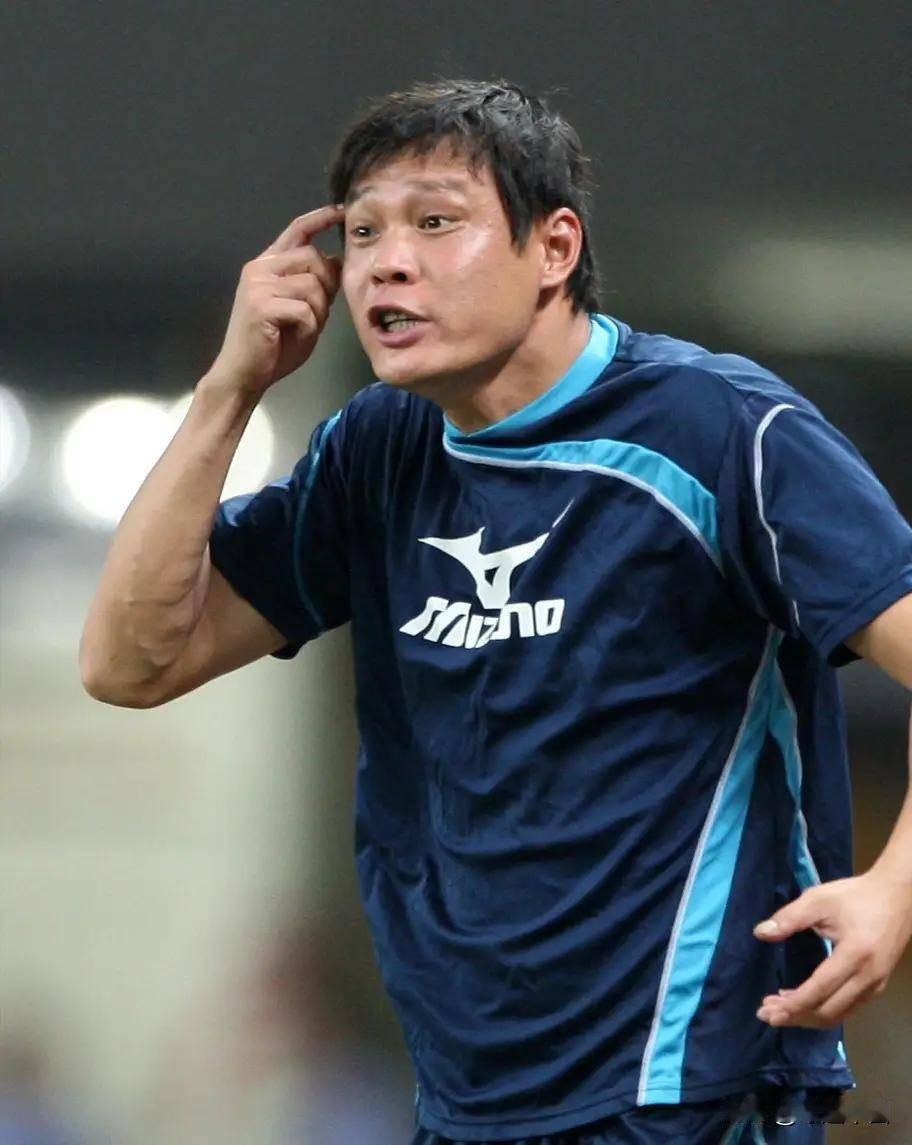 “这个老头，真的是影响了我一生。”范志毅曾用这样的话，来描述徐根宝与自己的关系。