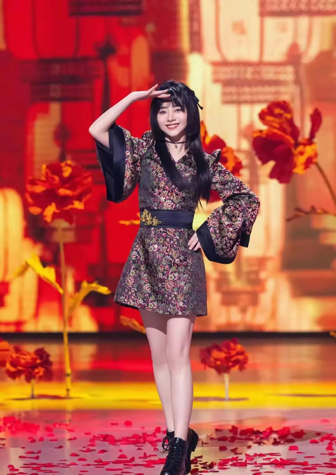 谭松韵公主切造型，美到杀疯全网！家人们，谭松韵这次的舞台造型真的绝了！一头
