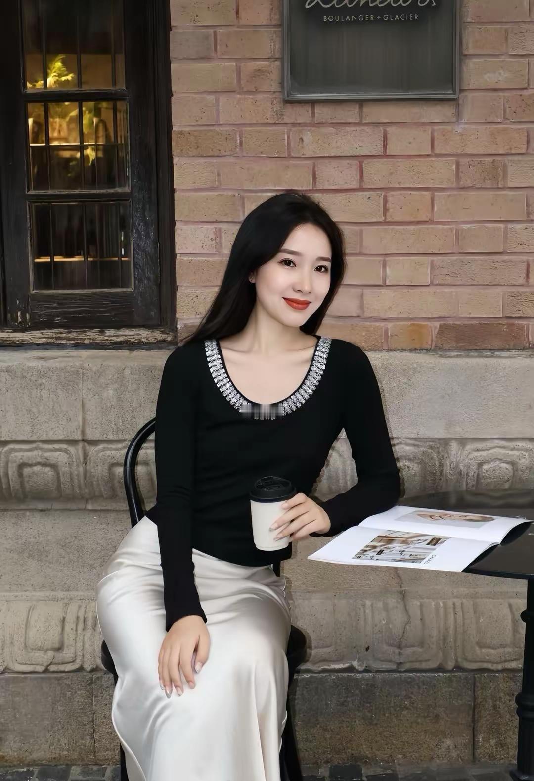 女人不能靠感情和不值钱的西北风活着，赚钱和爱自己永远是第一位。