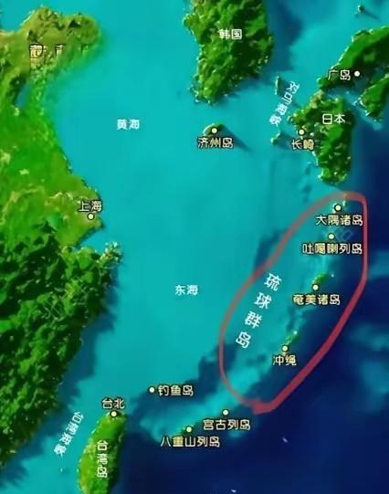 二战结束苏联很聪明，占了日本四个岛，在日本头顶上监控着日本。中国那时候太