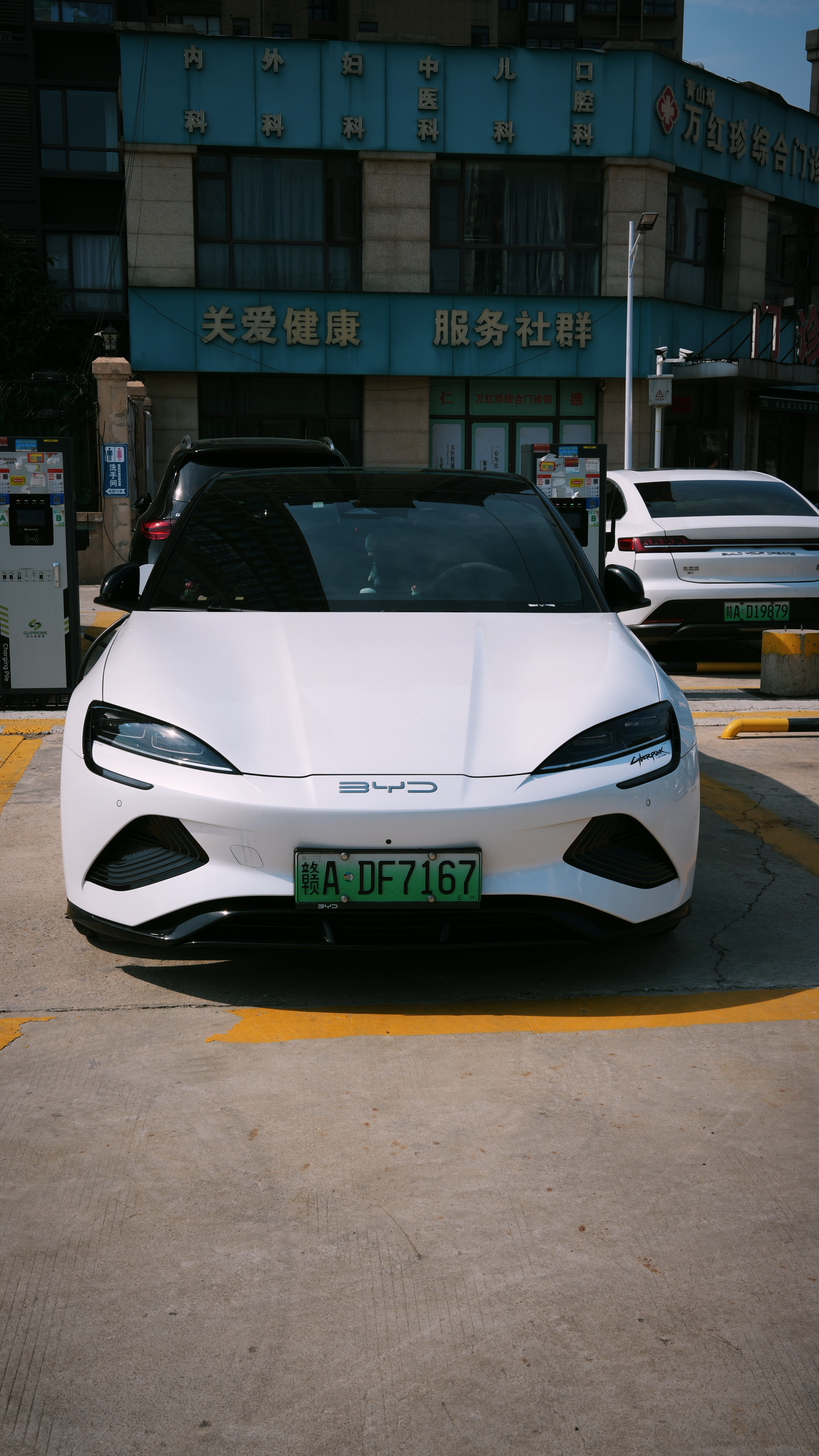 一台简单小改的海豹EV，真的耐看，质感不比港版的逊色​​​