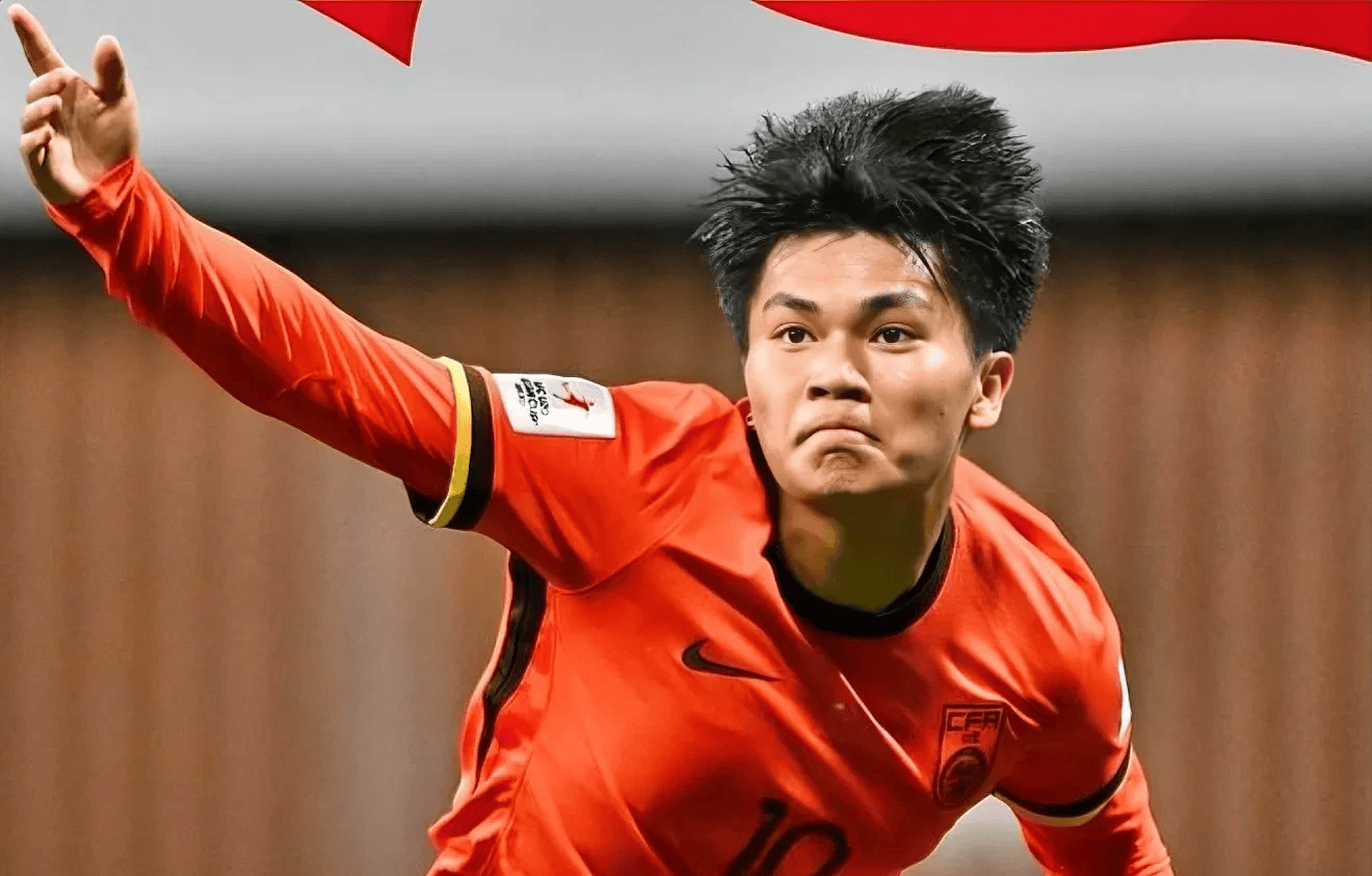 蒯纪闻vs越南全场数据: 传球成功率95.5%, 创造机会2, 助攻1