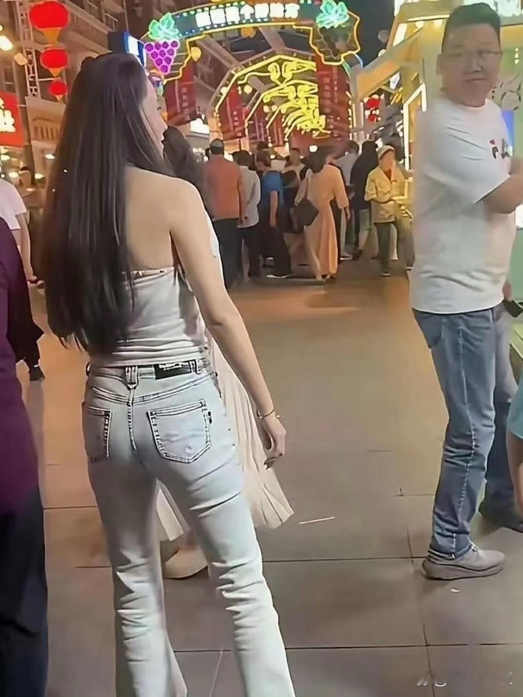 还以为森林北是什么神仙颜值，能把汪峰迷的神魂颠倒的￼￼