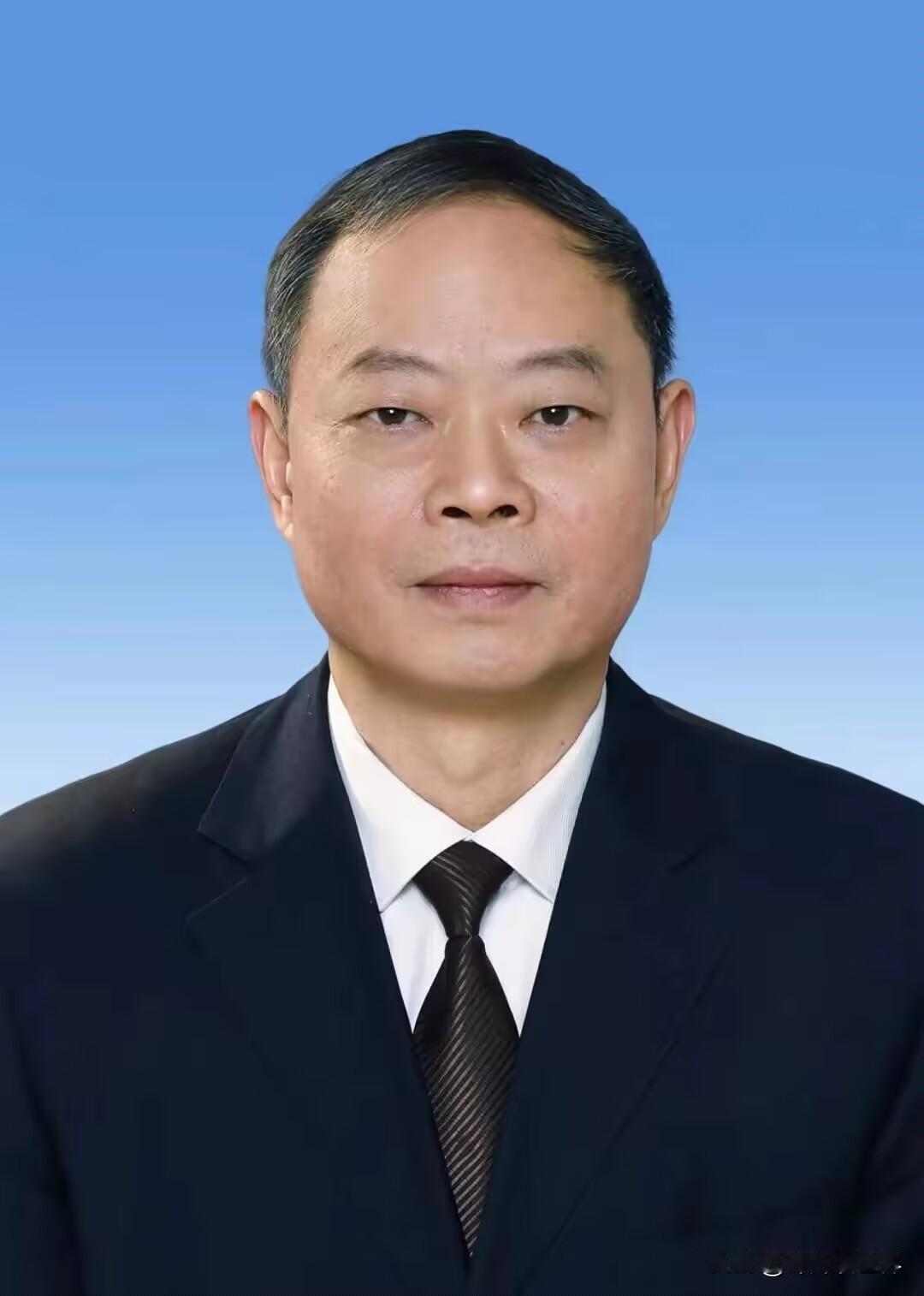 绵阳的周琳投案自首了，这件事在当地引起不小的轰动，据说周琳在今年6月份刚刚办理了