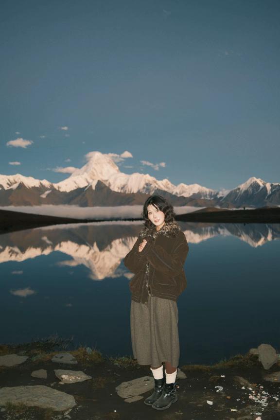 川西遇到绝美日照金山🌄在雪山下过了个特别的27岁生日🎂此次川西之行主要