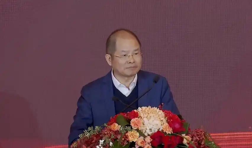 本来想给咱们中国设下圈套，万万没想到，被华为巧妙破局了！近期华为轮值董事长徐