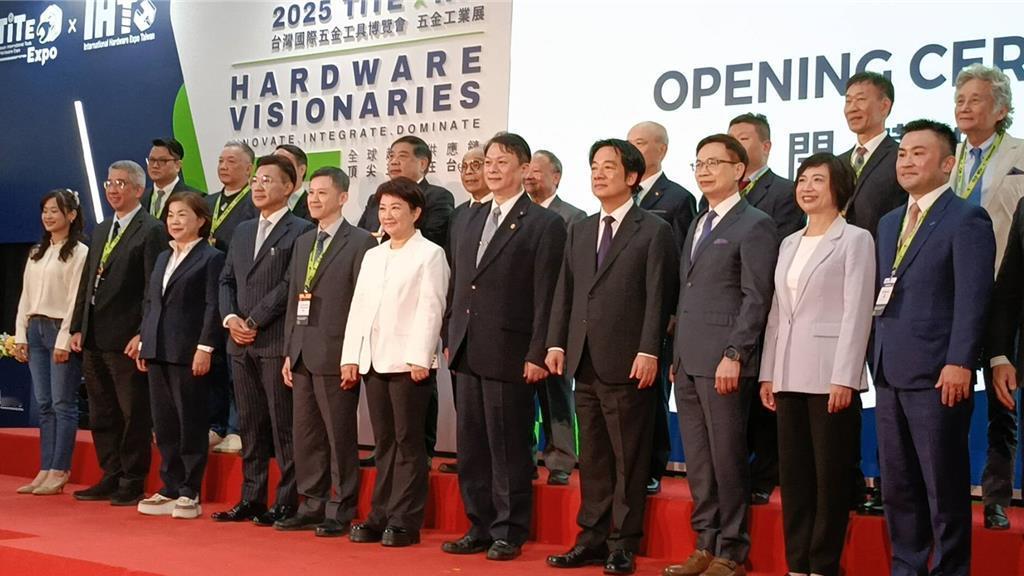台中国际会展中心21日至23日启动试营运，由「台湾国际五金工具博览会五金工业展」