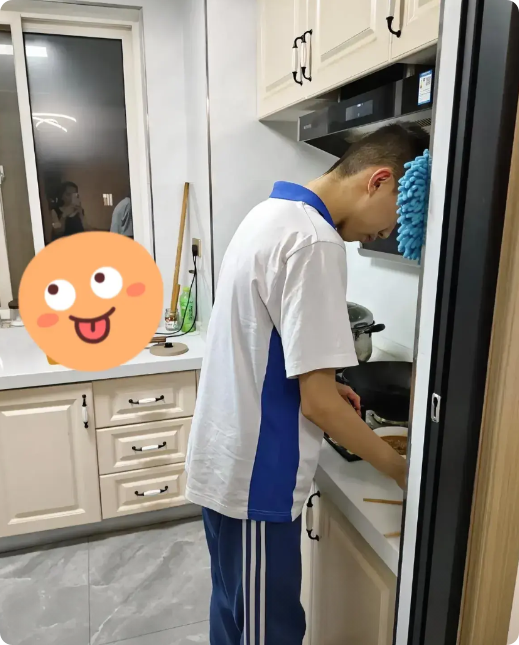 救命！我真的要崩溃了！儿子今年16岁了，本来上高一，现在死活都不去上学了，天天呆