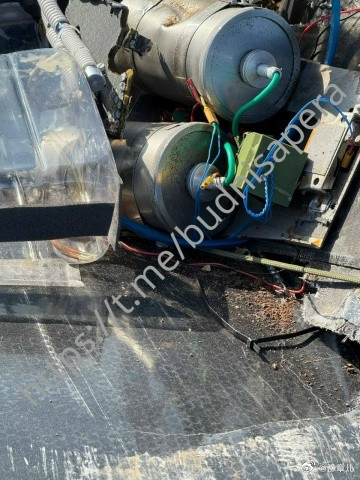 乌克兰Rubaka/Haki-20型无人机的残骸,配备了Starlink通讯终端