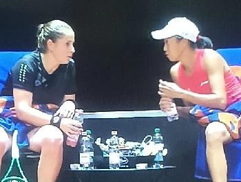 张帅/奥斯塔彭科组合2-0战胜西格蒙德/沃兹娜列娃组合，晋级斯图加特女双四强！