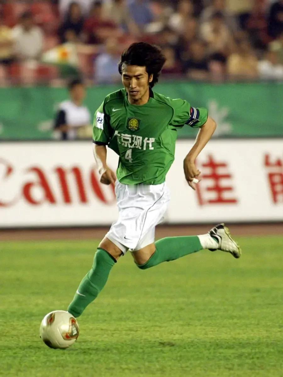 1996年11月3日，北京工人体育场。足协杯决赛进入最后时刻，山东泰山队前锋宿茂