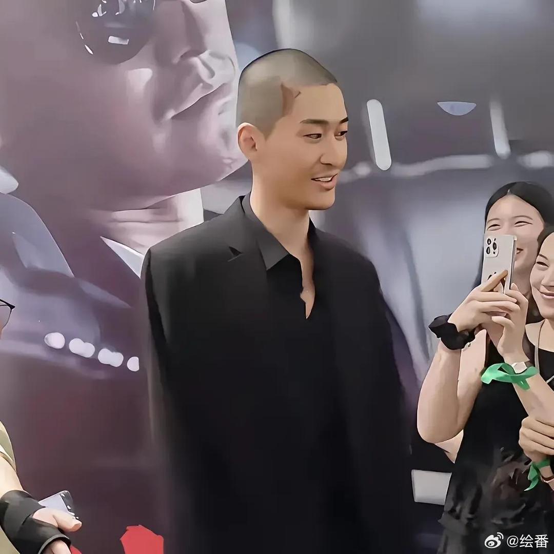 男人该有男人的样子，但你说这是霸总油腻专业户张翰吗？